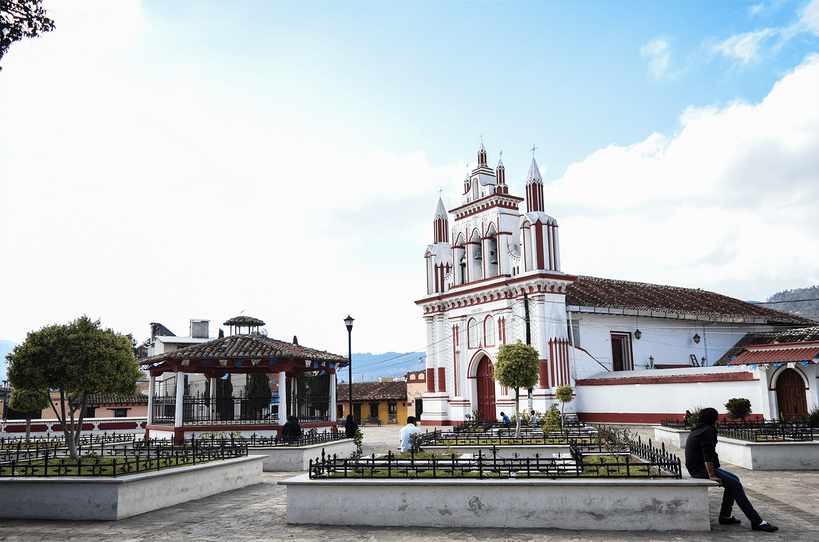 Una aproximación a las plazas actuales del Centro Histórico de San Cristóbal  de Las Casas, Chiapas / The current squares of the Historical Center in San  Cristóbal de Las Casas, Chiapas, an